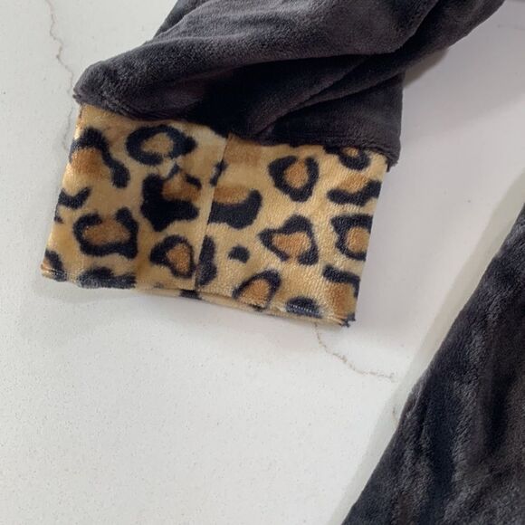 OshKosh BGosh | Girls Black Leopard Velvet Long Sleeve Formal Dress - Picture 7 of 8